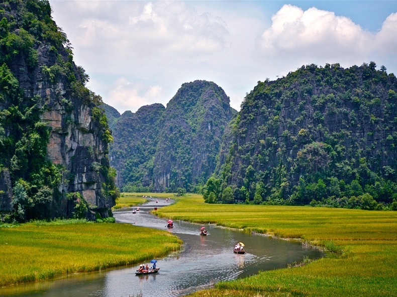 Khách Tây say đắm vẻ đẹp của “Vịnh Hạ Long trên cạn” - 4 Phương Nam